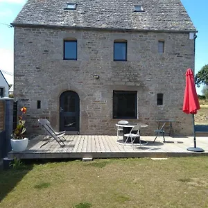  Ferienhaus Les Charmantes Pierres Percees