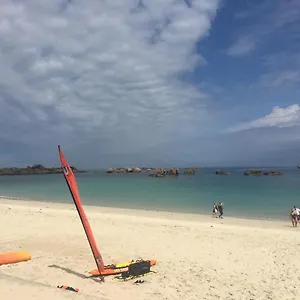 Hébergement de vacances En Bretagne, De 2 à 8 Pers , Meublé De Tourisme 3 étoiles Nichée Dans Un écrin De Verdure à 2500m De La, Ploumilliau